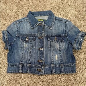 Crop Jean denim short sleeve jacket. Women’s size small